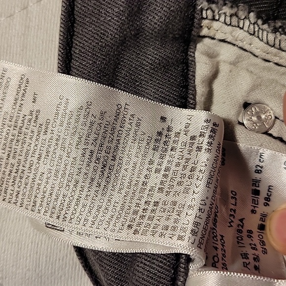 Men's Levi Jeans - Picture 5 of 10